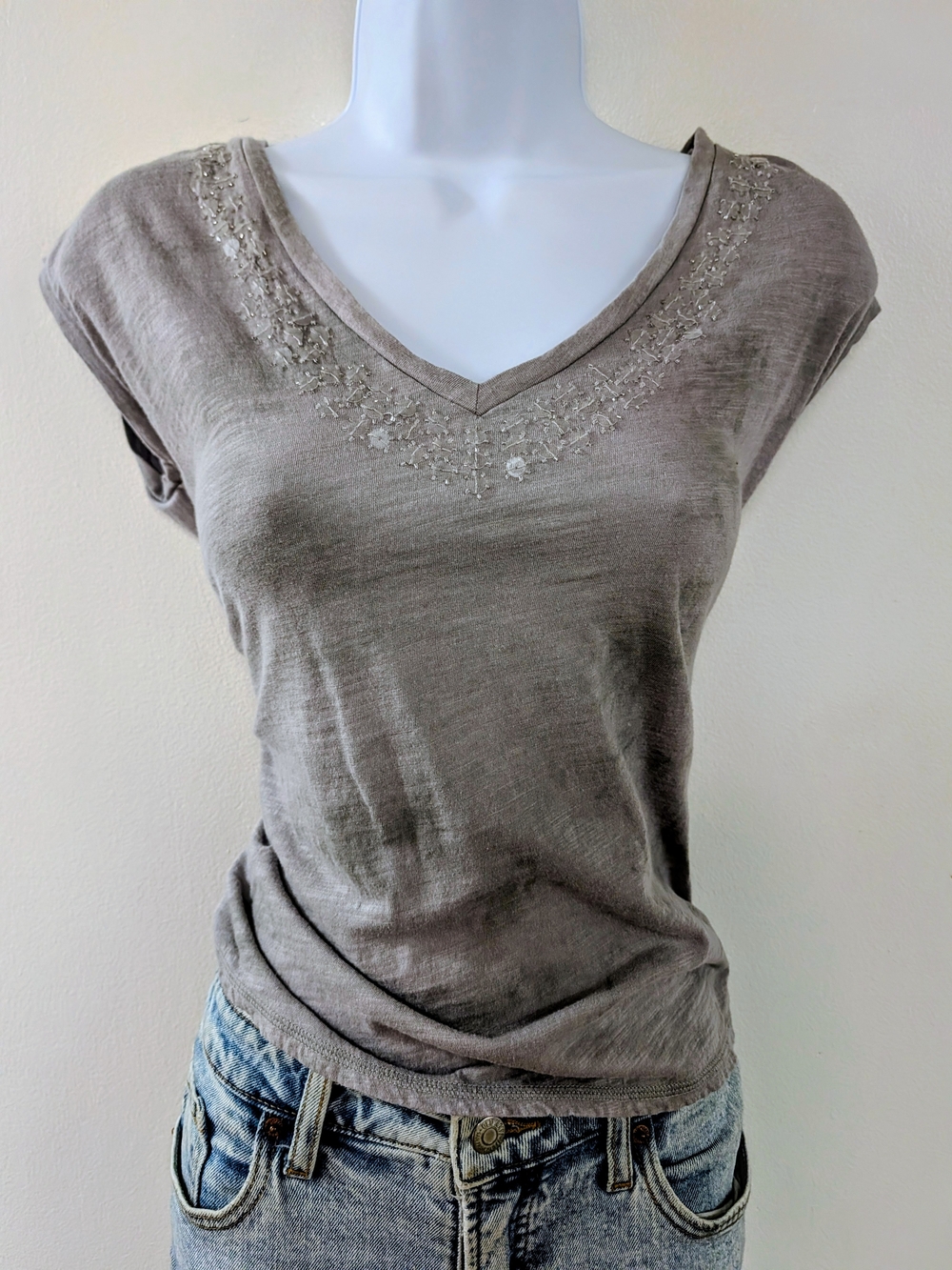 American Eagle Y2K Taupe V-Neck Embellished Short Sleeve Tee